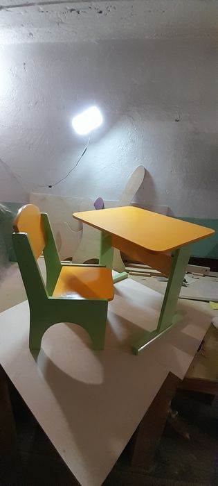 Stolik i stulik dla dzeići