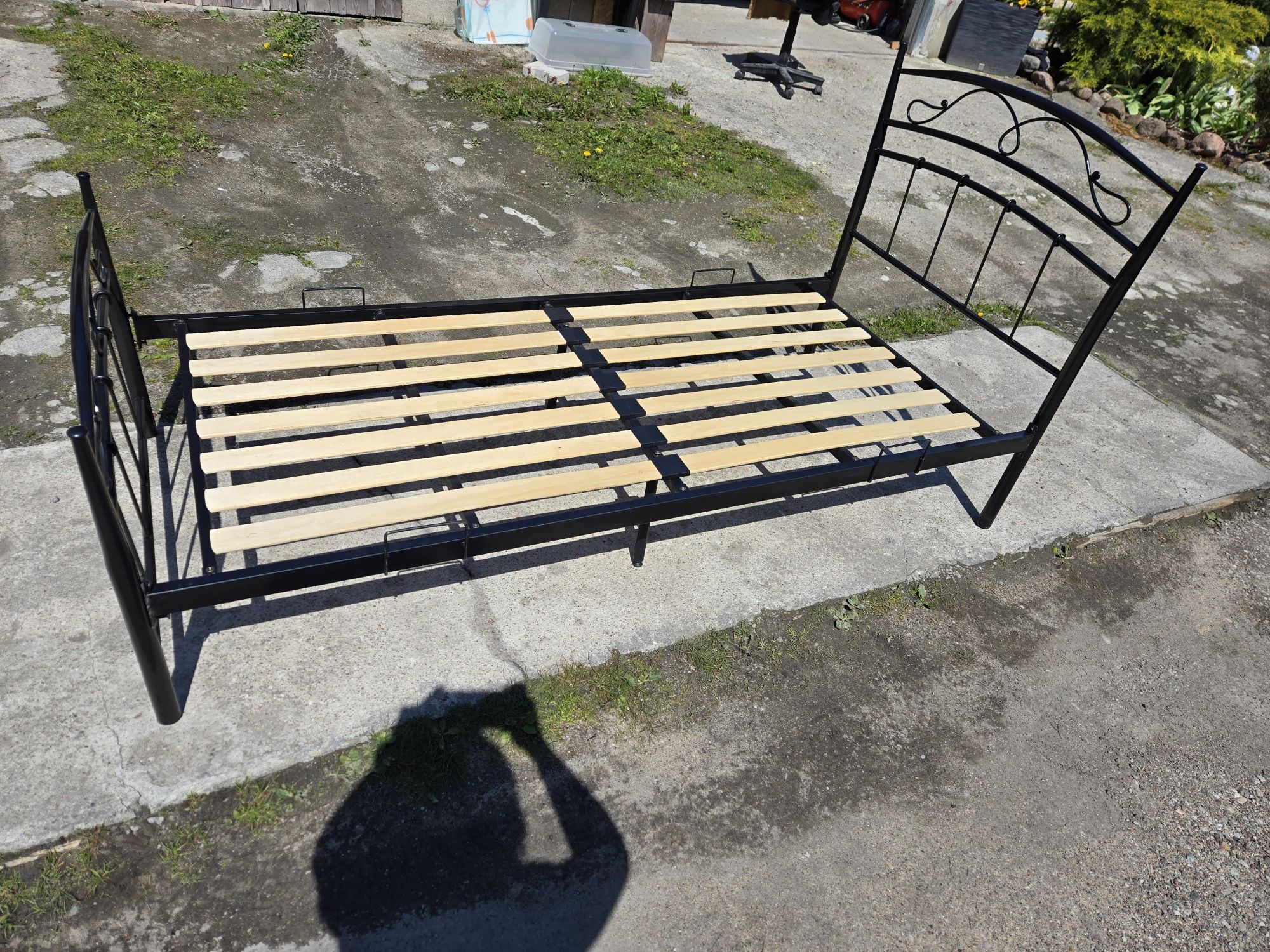Łóżko loft młodzieżowe metalowa rama