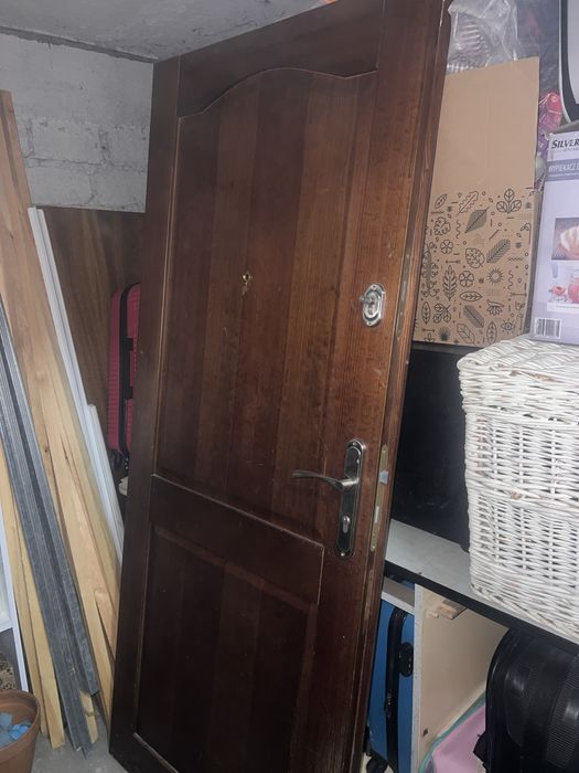 Drzwi wejściowe drewniane solidne prawe ciężkie