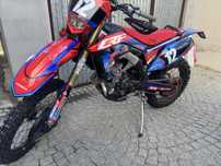 Honda CRF250 Red Moto