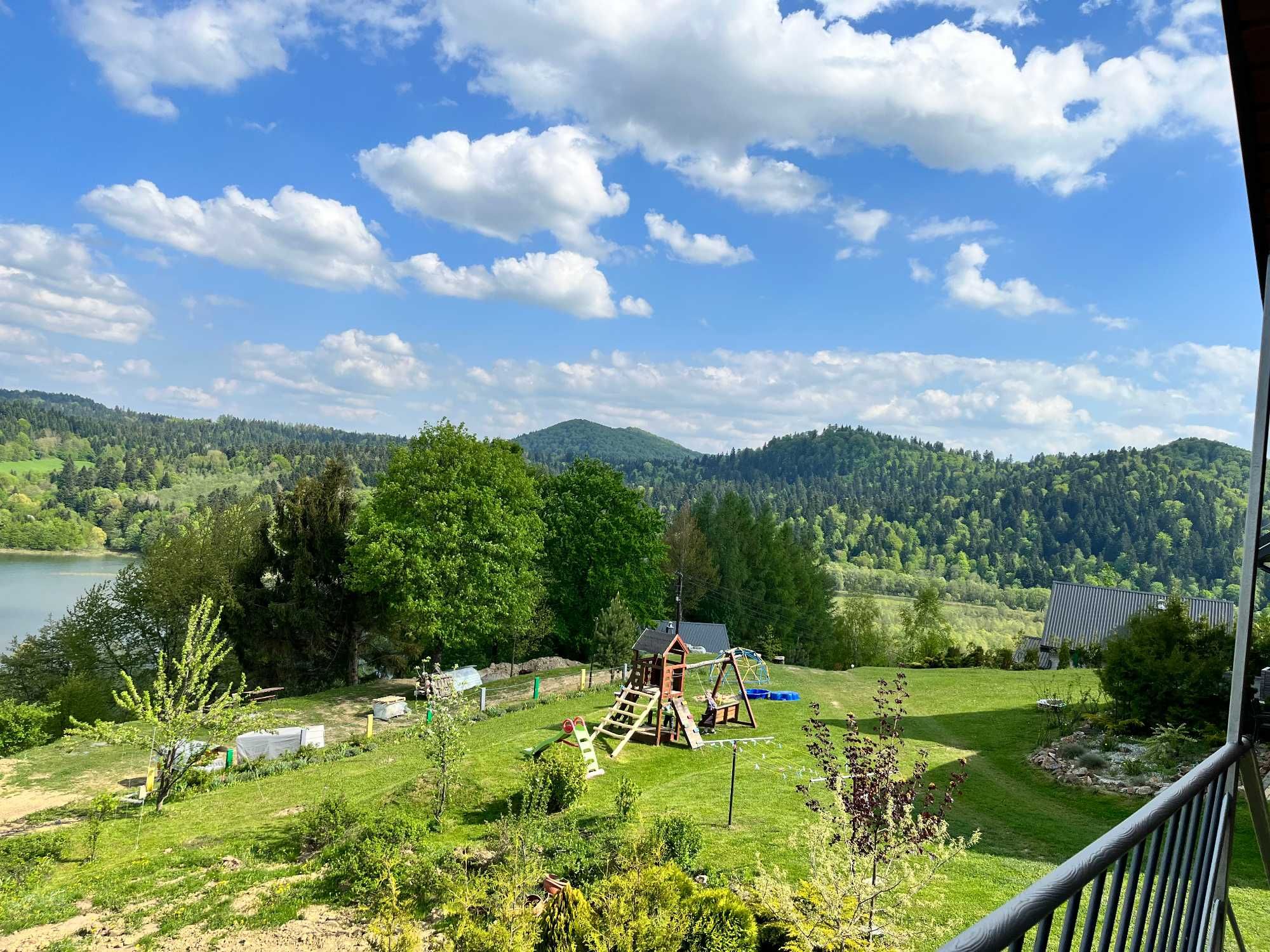 Domki nad jeziorem solińskim, Bieszczady Wołkowyja