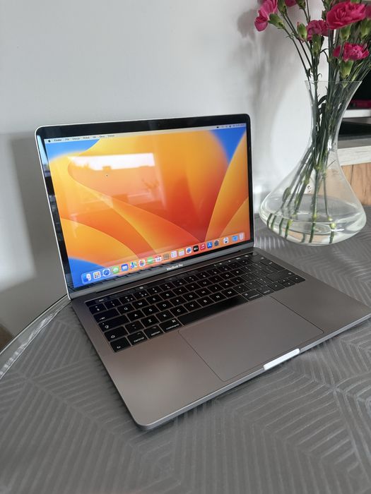 Macbook Pro 2017 13,3
