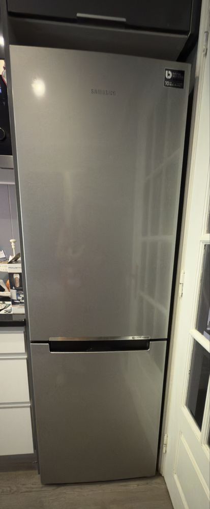 Frigorífico Combinado SAMSUNG No Frost - 178 cm - 290 L - Inox