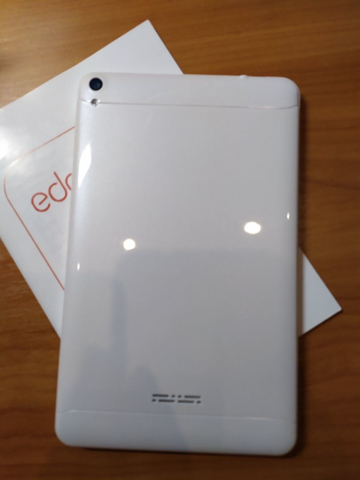 Планшет Eden TAB2