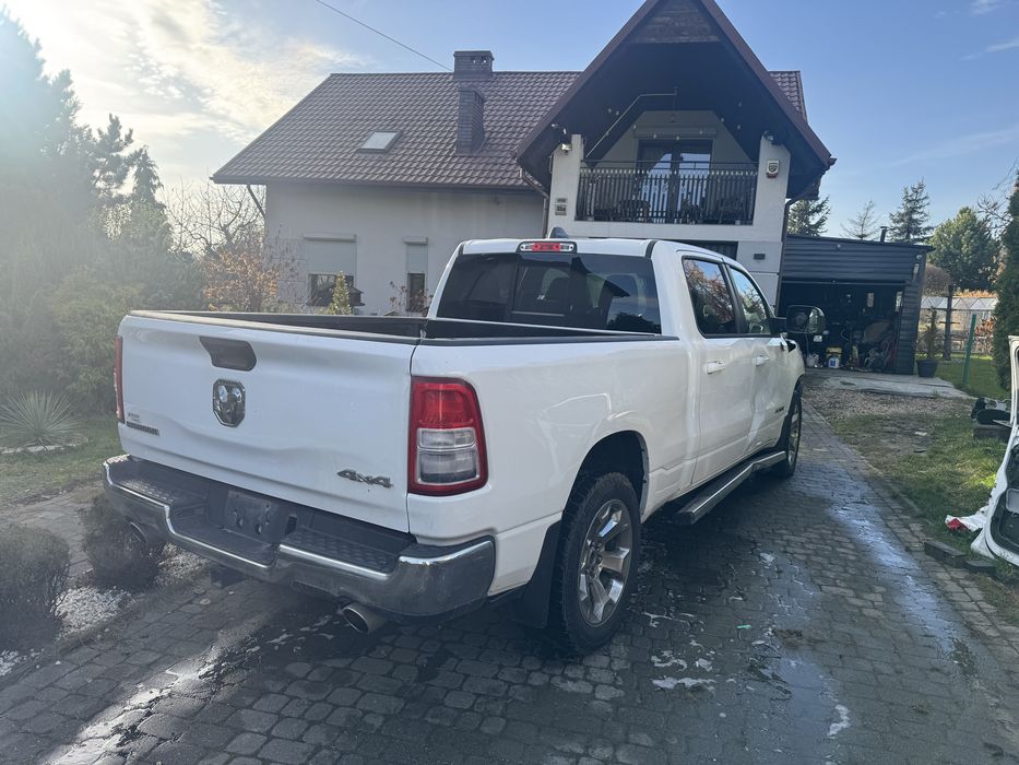 Ram V 2022 5.7Hemi V8 **4X4**100tyś km **big horn*Uszkodzony**