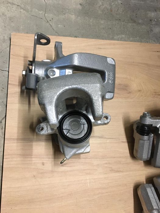 Задні супорта ауди А6 С5 кватро , фольцваген Б5 + повний привід