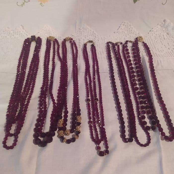 Гранатовые бусы.