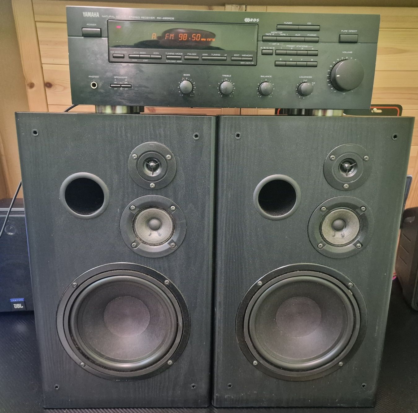 Zestaw stereo amplituner Yamaha z kolumnami Grundig