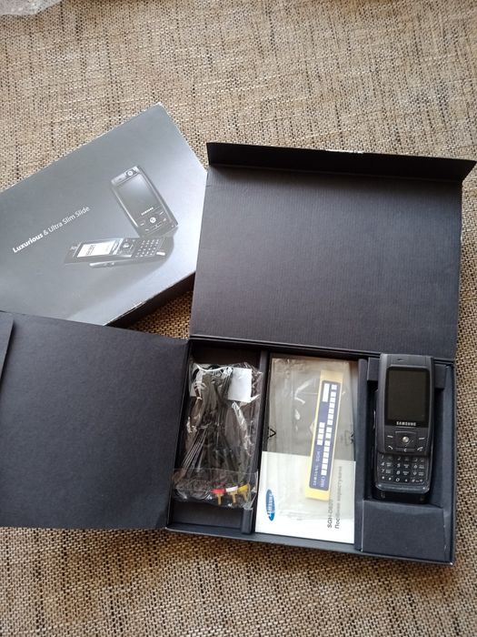 Продам мобільний телефон Самсунг