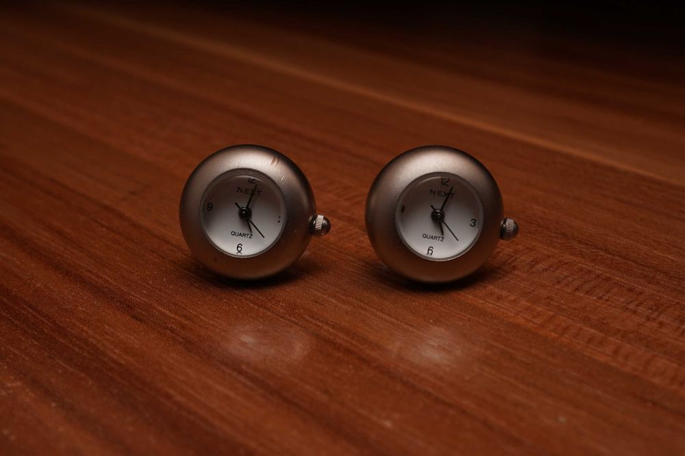 Запонки-годинники Next