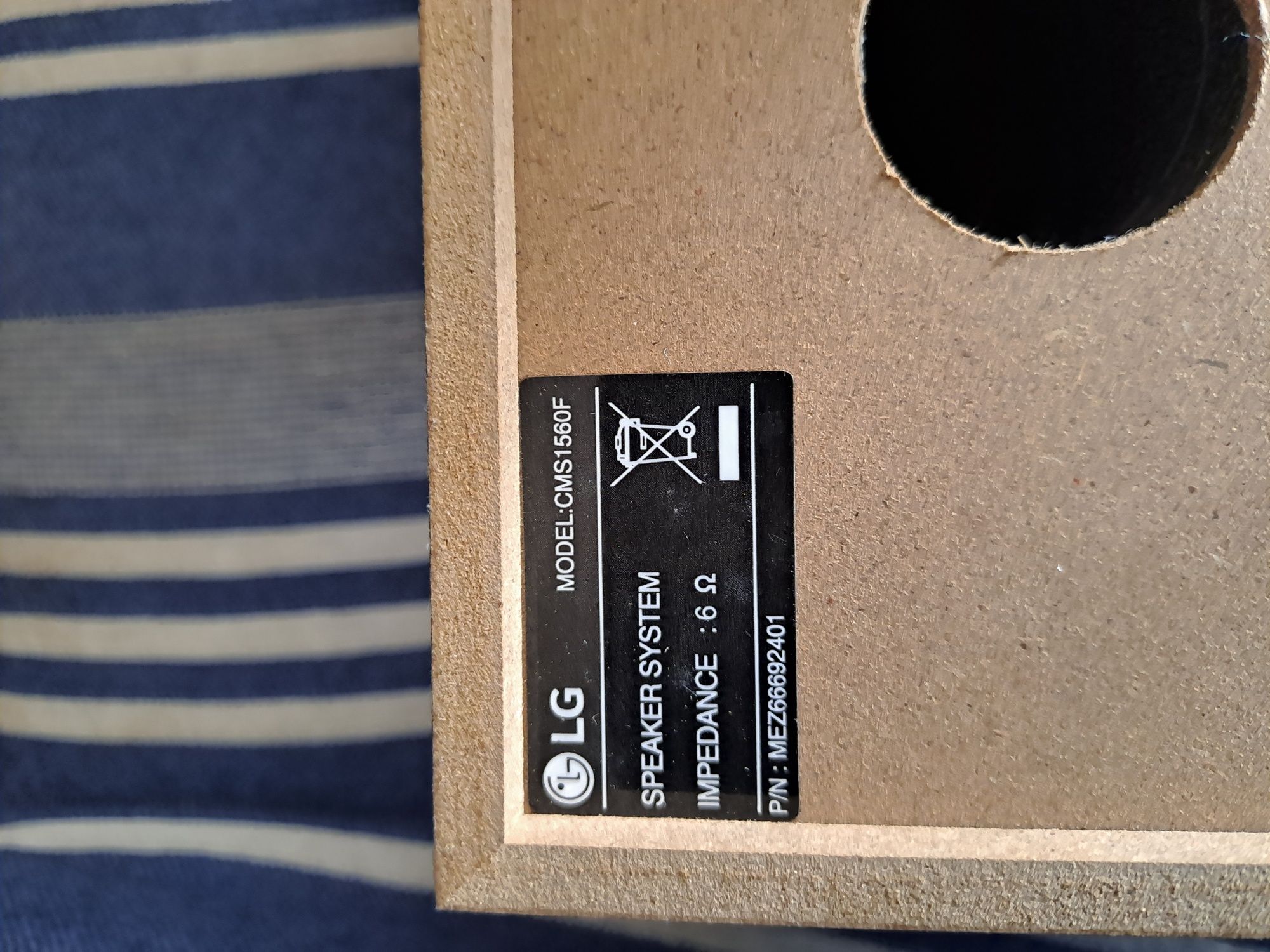 Mini Colunas de Som e Subwoofer