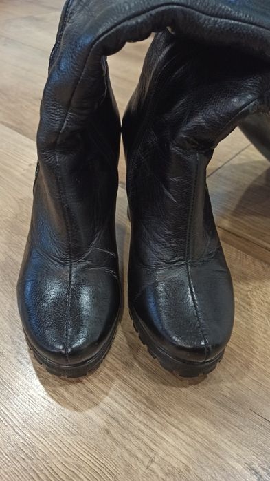 Класичні Зимові шкіряні чоботи на каблуку37 розмір