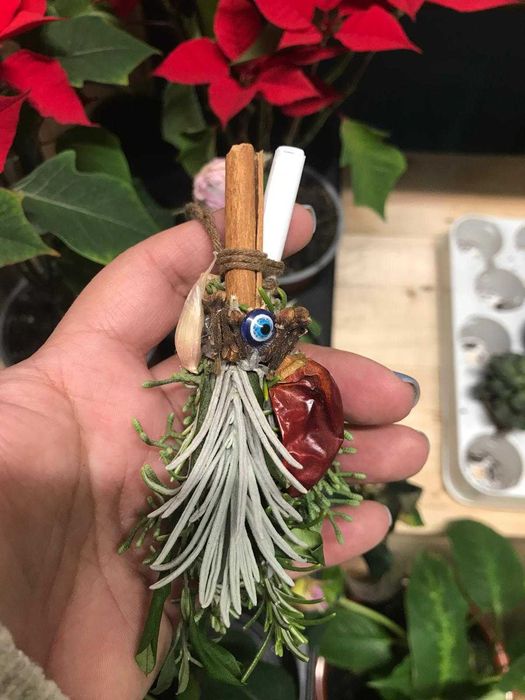 Vassoura e Tochas Artesanais com Ervas