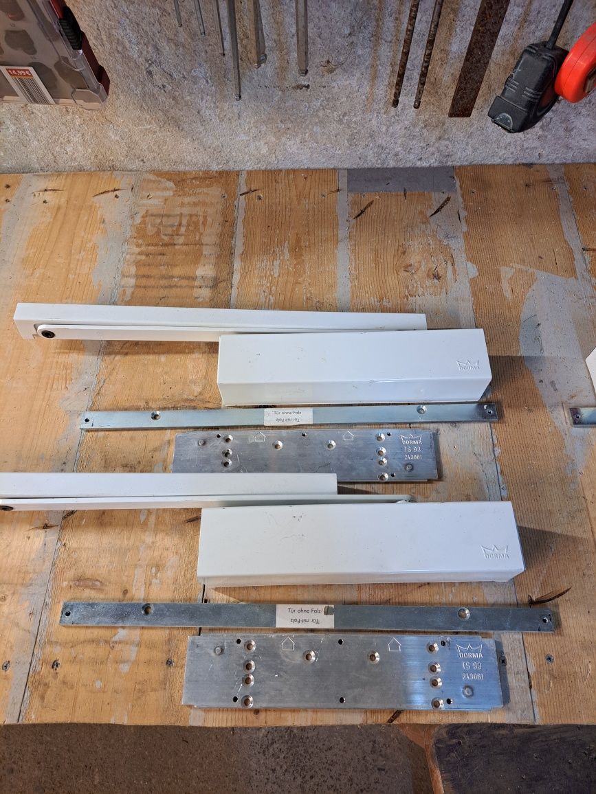 Samodomykacz Dorma TS93