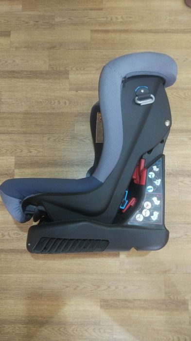 Автокресло Chicco Artsana universal 0-18 kg