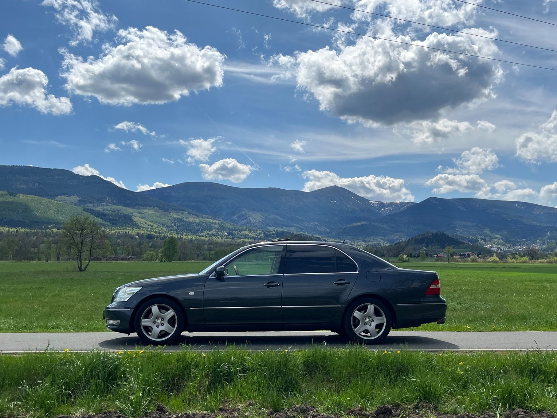 Lexus LS