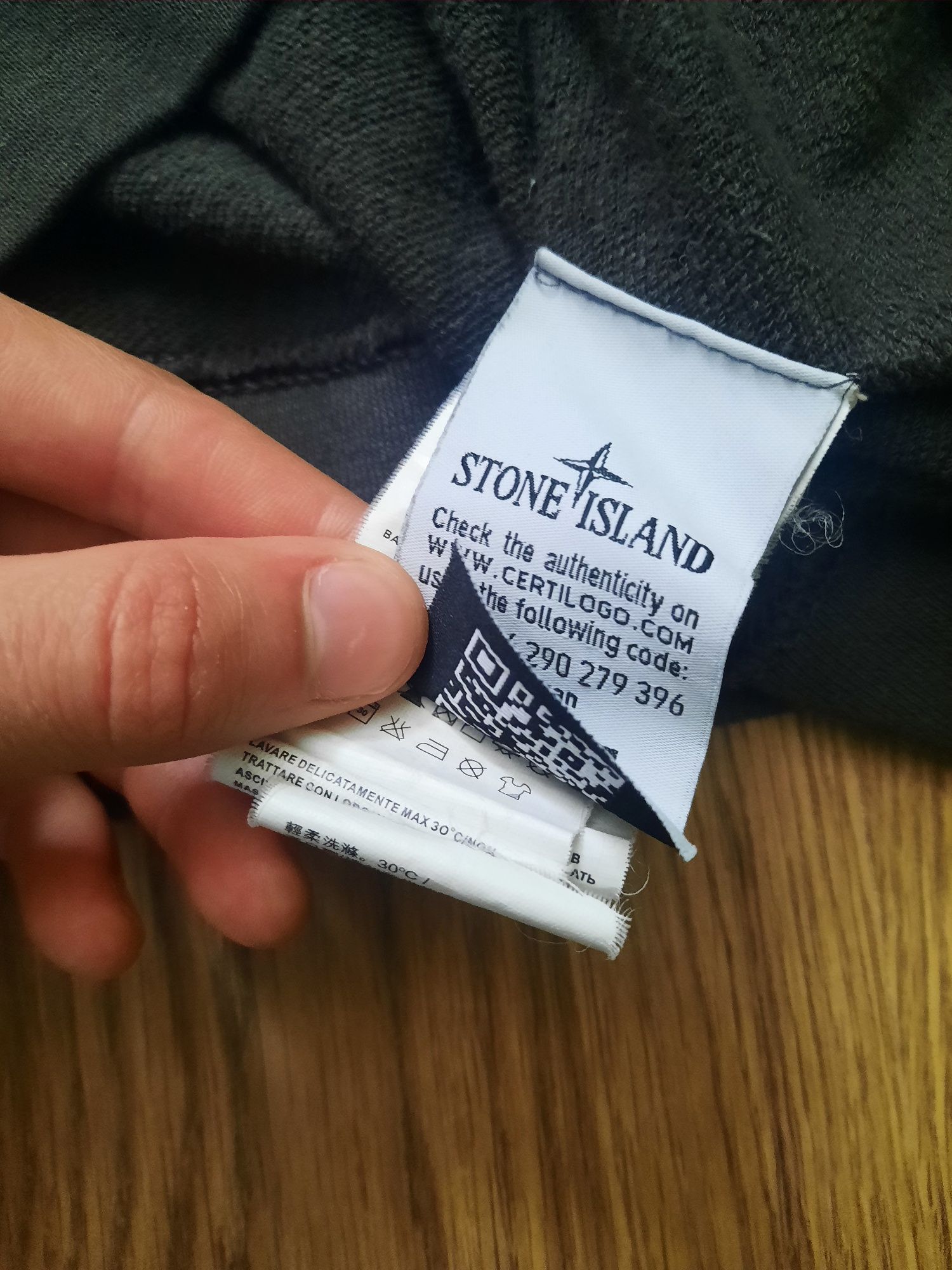 Stone Island [M]