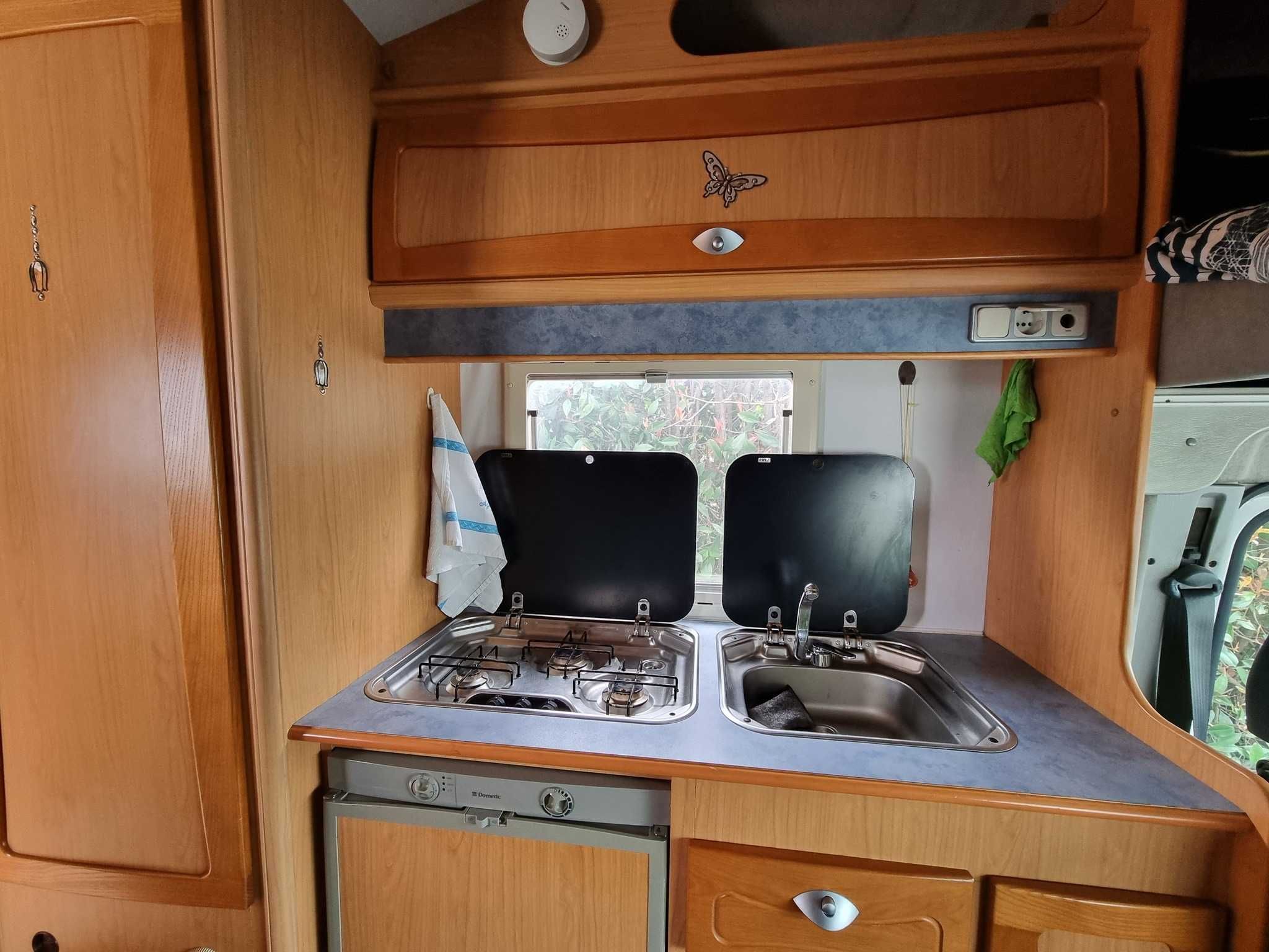 Autocaravana em óptimo estado, pronta a viajar.