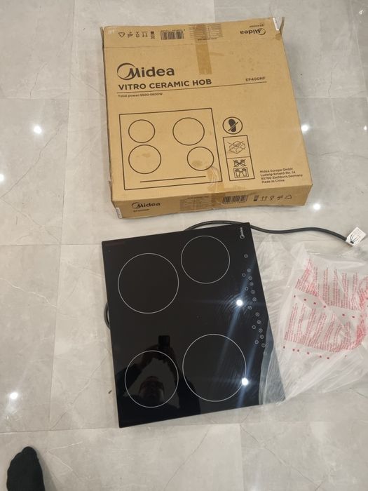 Plyta ceramiczna midea , 4 pola grzewcze , nowa