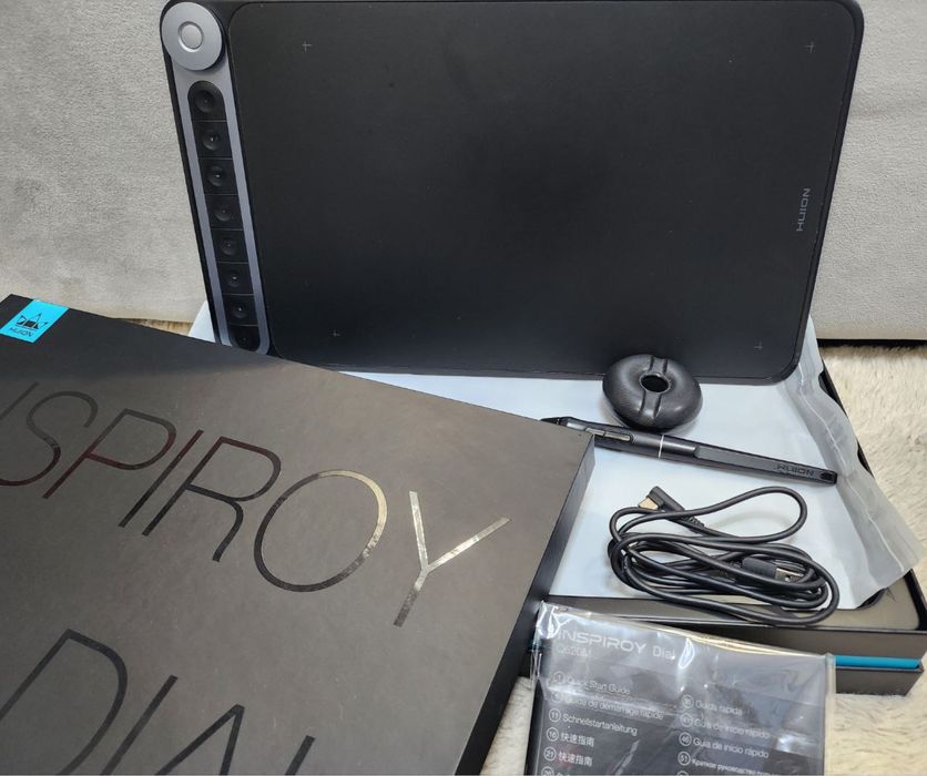 Графічний планшет Huion Inspiroy Dial Q620М