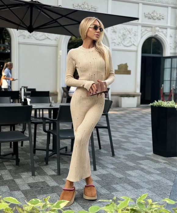 Сукня вʼязана максі беж