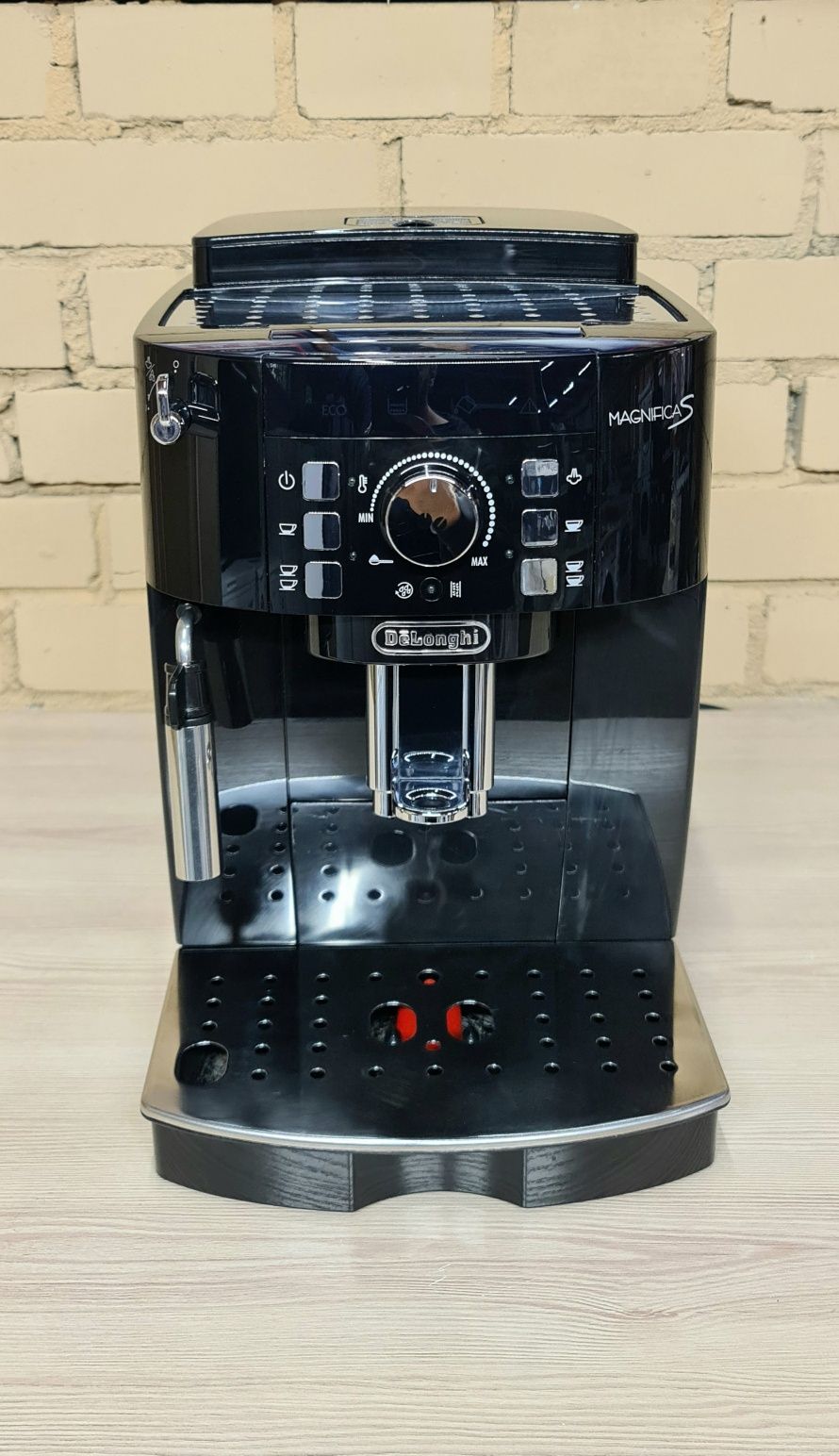 Кофемашина Delonghi Magnifica S.Италия. Гарантия