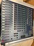 Mesa de mistura Yamaha MG166cx com Rack