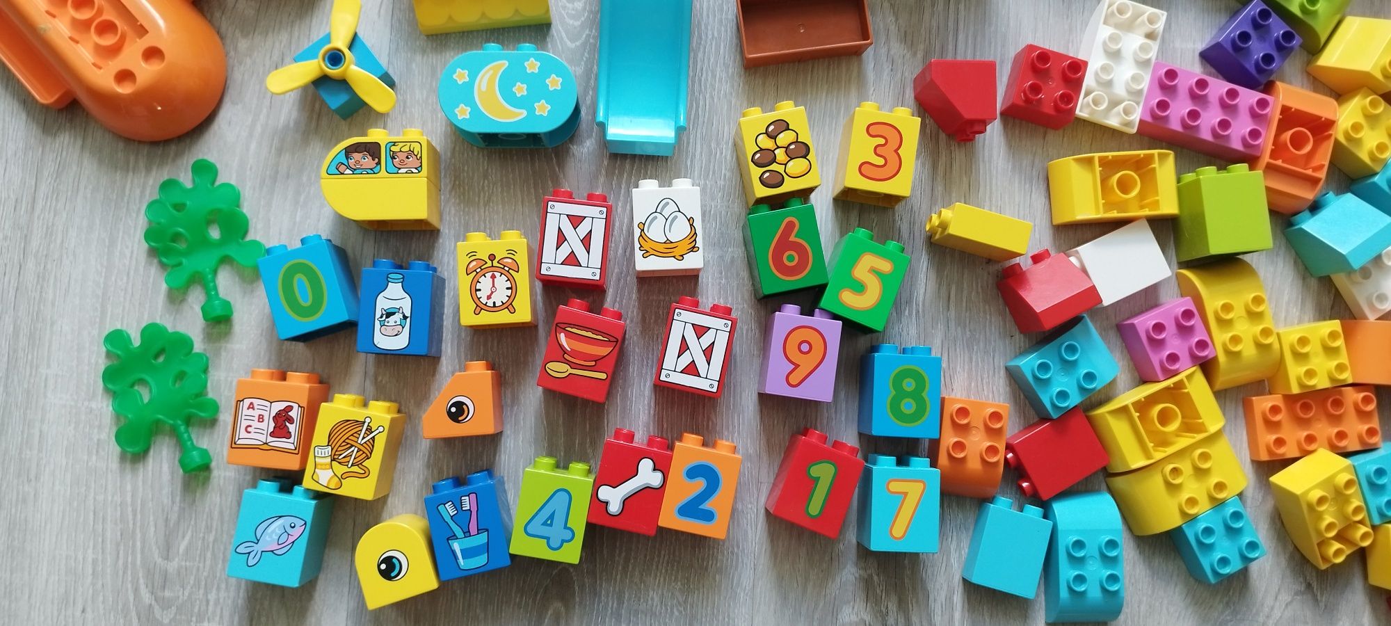 LEGO duplo klocki. ok.200sztuk 6 zestawów