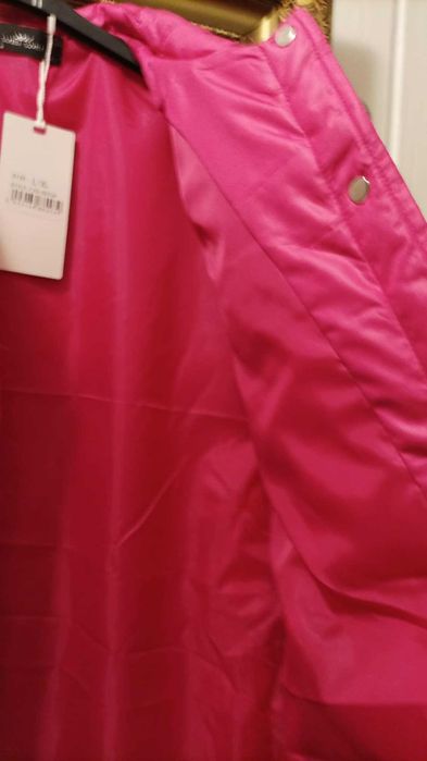 Kurtka damska lekka, pikowana w kolorze fuksji.