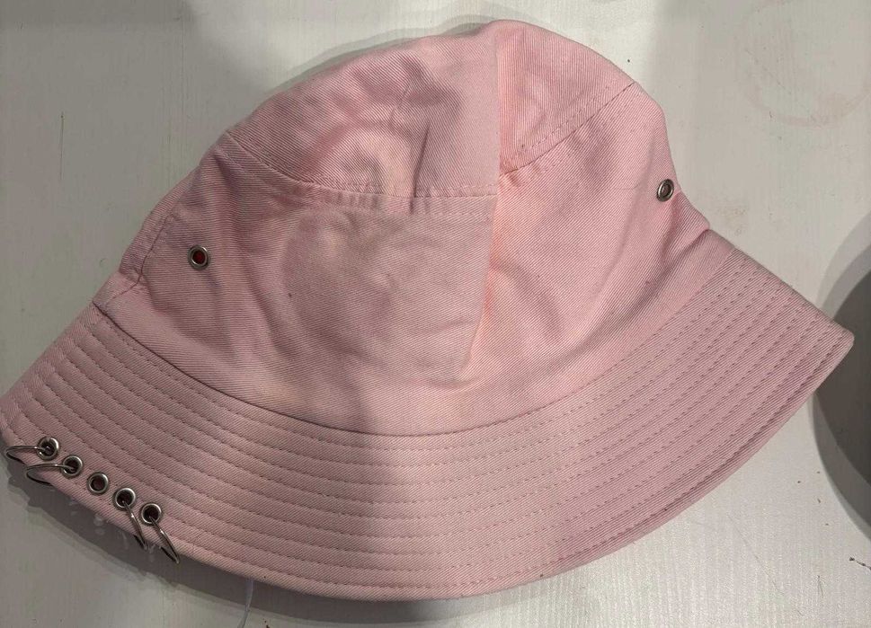 Roupa em otimo estado .