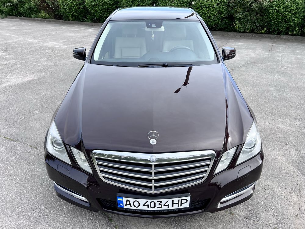 MERCEDES E200 2.2 Дизель Автомат