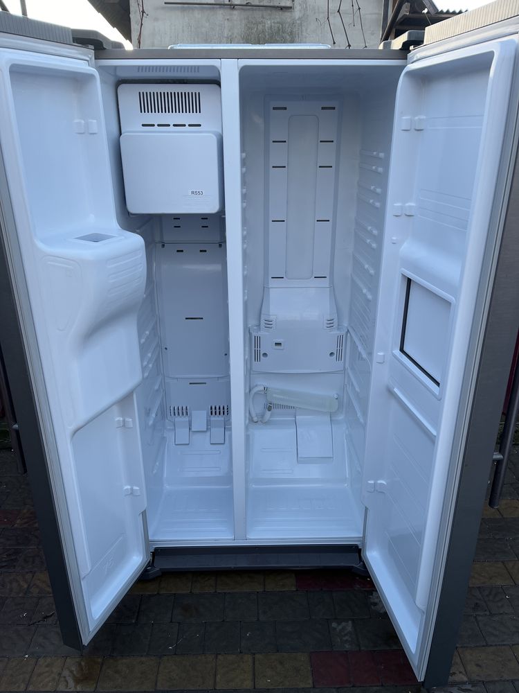 Холодильник Samsung  side-by-side Вис 175 см шир 90 см.