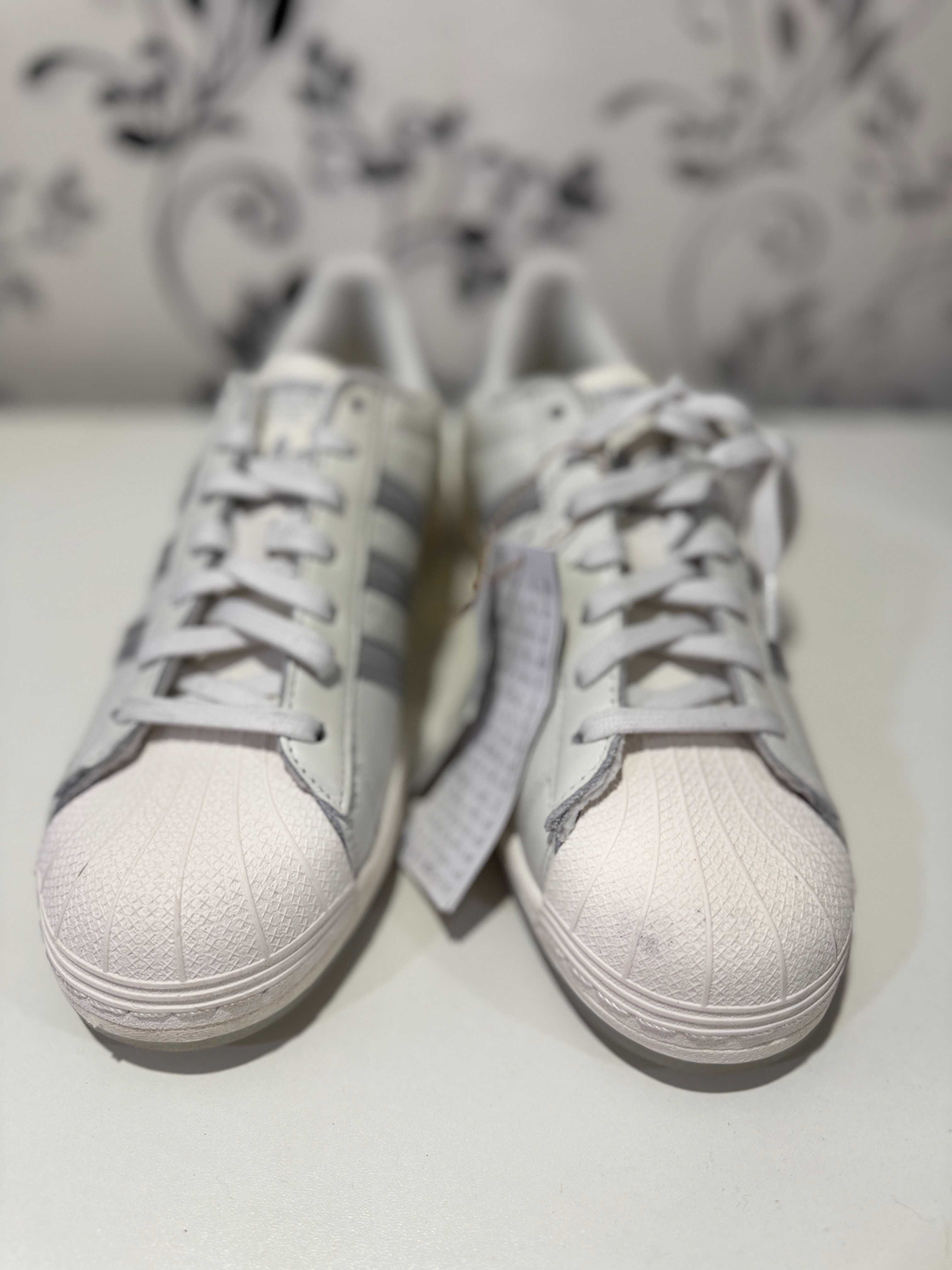 Кросівки чоловічі Adidas Superstar ID3722, 42р