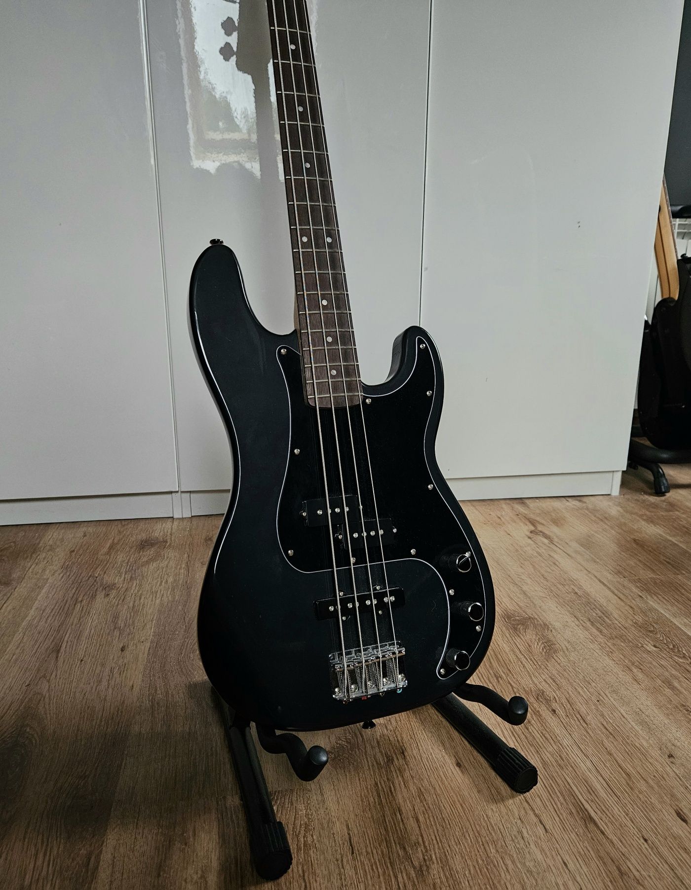 Squier affinity precision PJ bass Charcoal Frost metallic