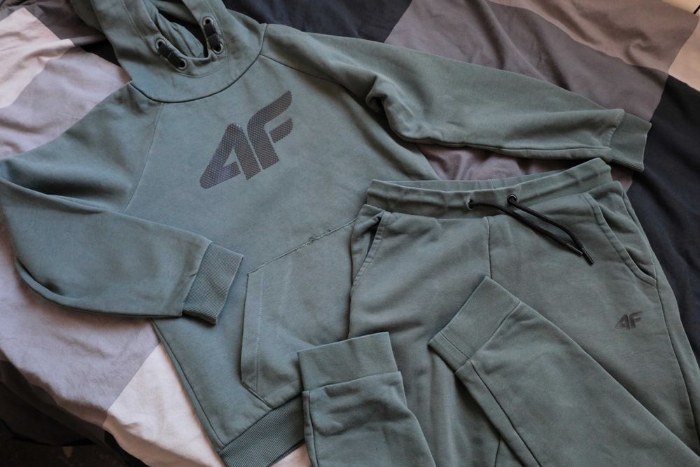 DRES 4F  bluza i spodnie dresowe dla chłopca 146 cm