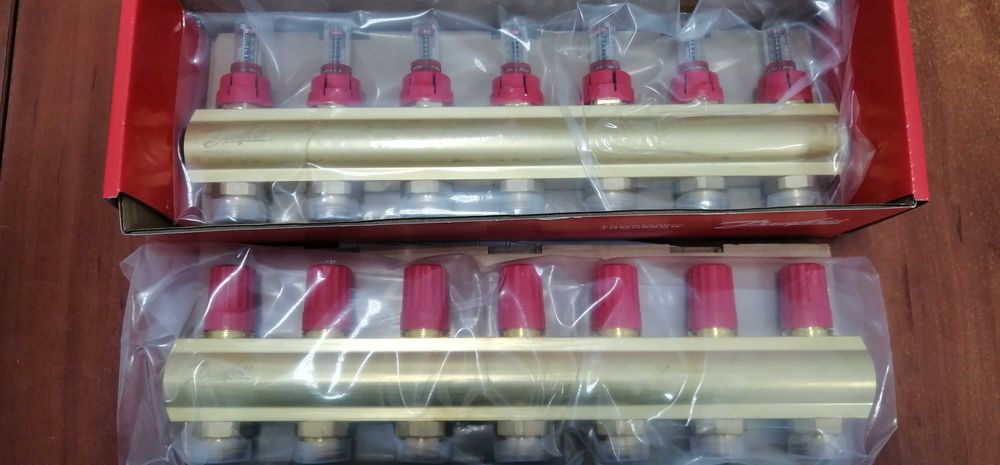 Коллектор Danfoss тип FHF-F на 3/7/8 отвода с ротаметр.(латунь)