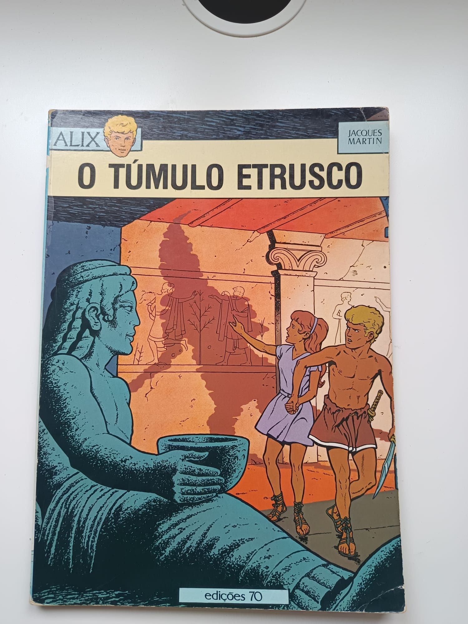 Alix o tumulo estrusco
