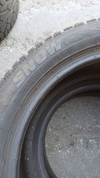 Kormoran Snow 205/50 R17 93V XL 2021r