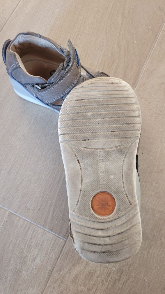 Sandalki skorzane chlopiece kryte palce biomechanics 22
