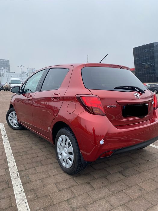 Toyota Yris дилерська