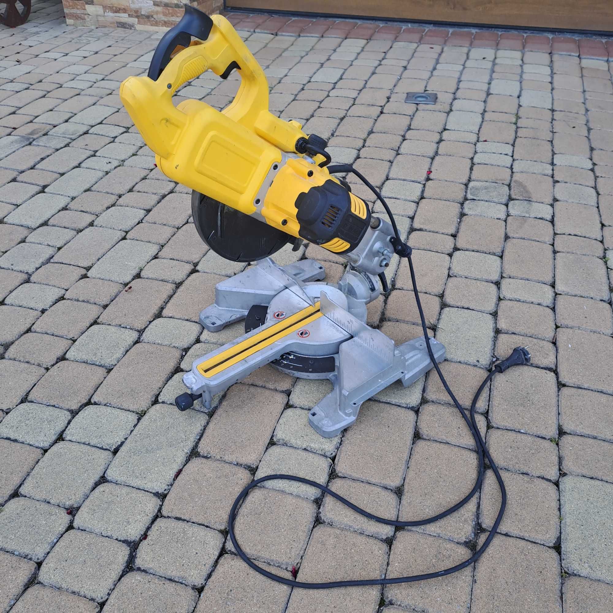 DeWalt Piła Ukośnica
