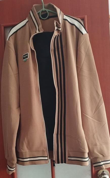 Продам новый спортивный костюм размер 50-52