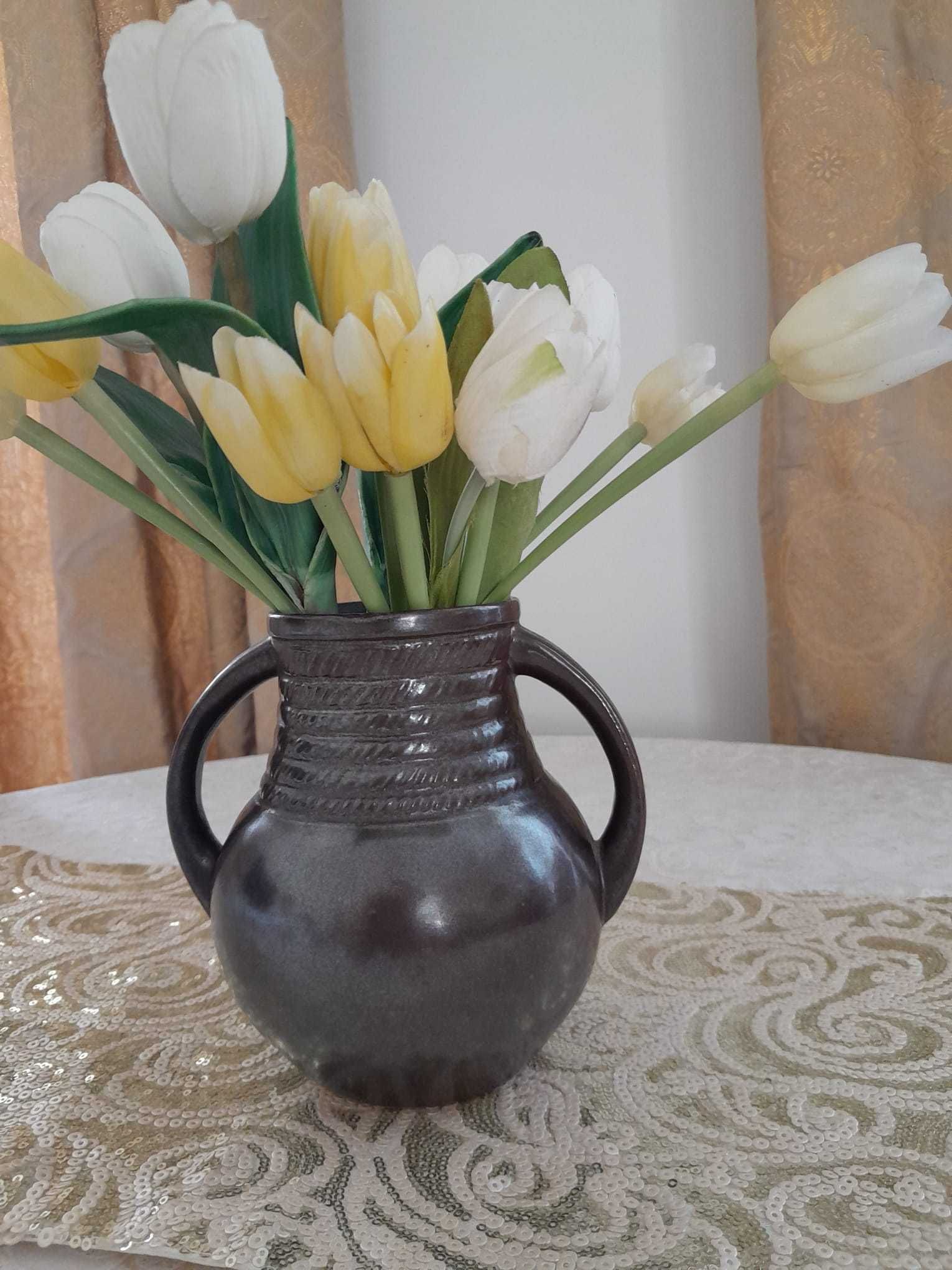 Ceramiczny wazon z czasów PRL
