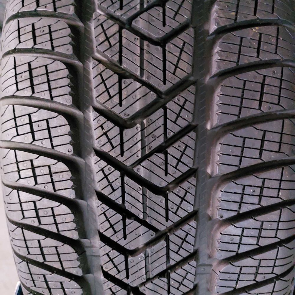 225/55/19 R19 Pirelli Sottozero 3 4шт нові зима