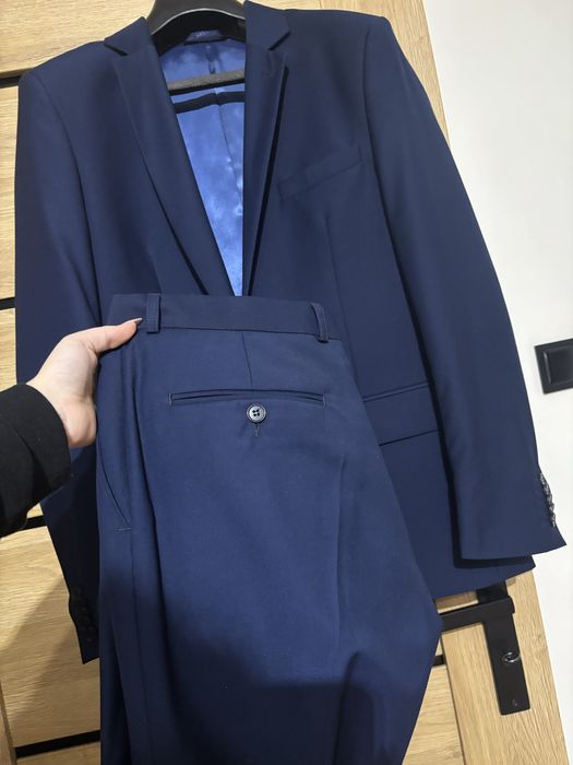 Granatowy garnitur super slim