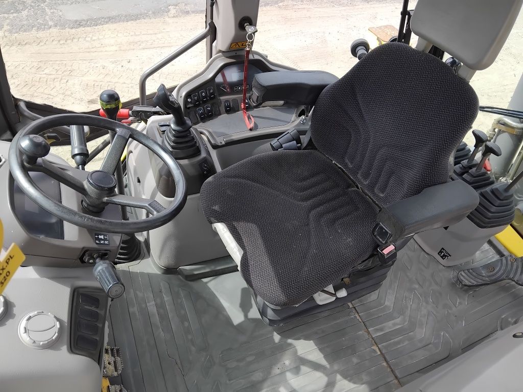 Koparko ładowarka 2011r volvo bl71 nowy model pełna opcja