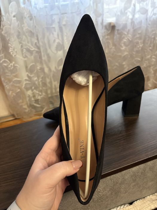 Продам замшеві туфлі