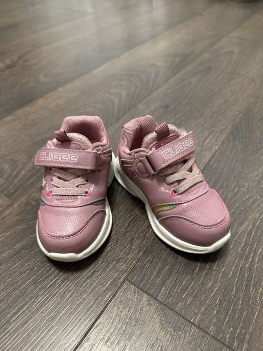 Продам дитячі кросівки