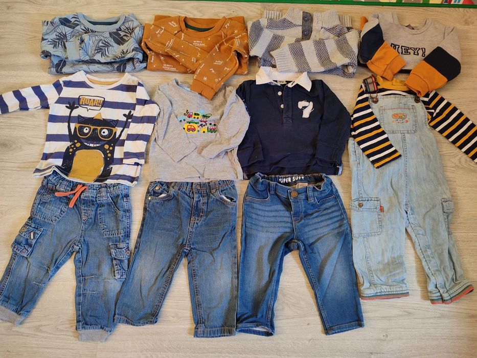Vendo conjunto de 12 roupas 18/24 meses