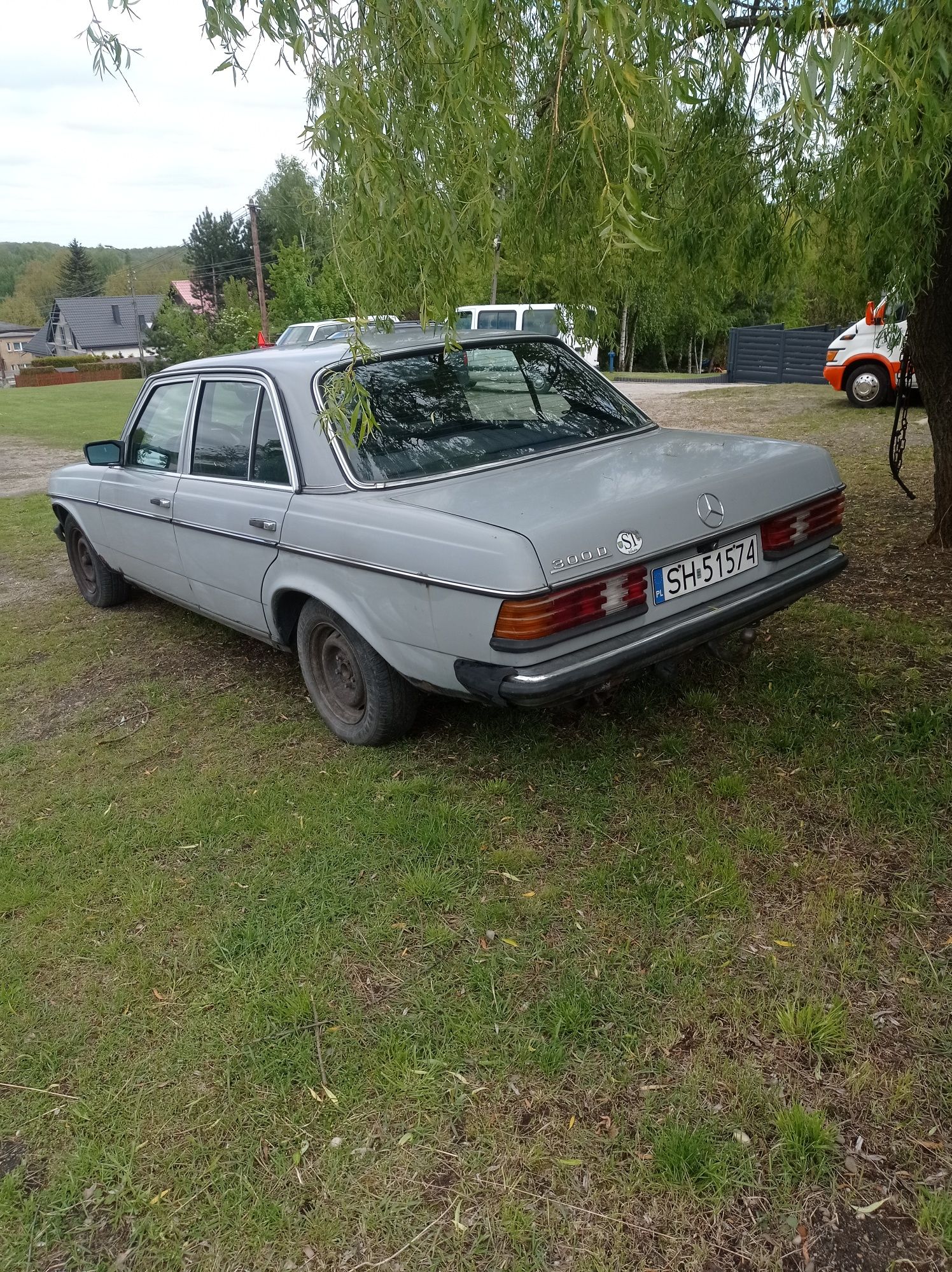 Mercedes w 123 300 d na czesci